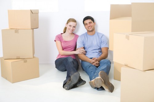Packing and handling service for fragile household items