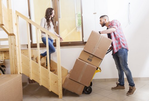 Load-based and cubic-yard moving rates explained for local van hire